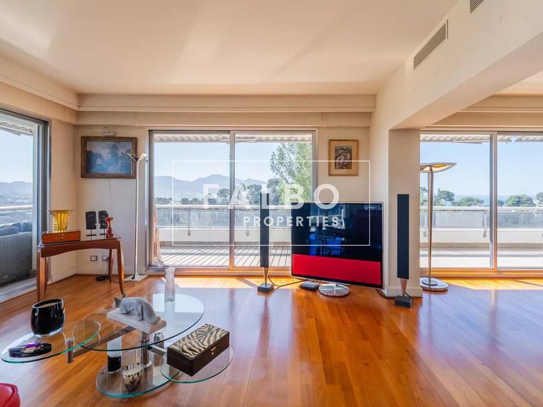 Apartment Marseille 8e - 3 bedrooms - 324m²