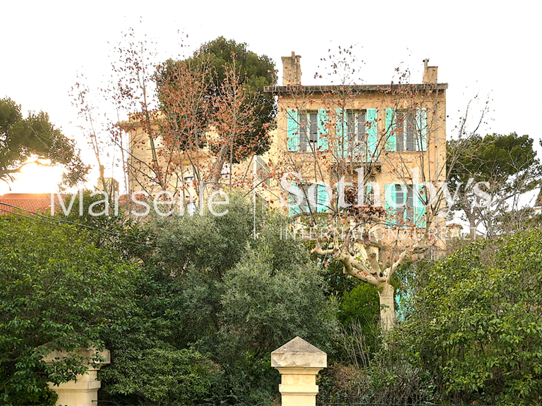 Mansion Marseille 8e - 7 bedrooms - 208m²