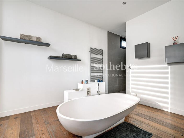 Maison Marseille 8e - 2 chambres - 204m²