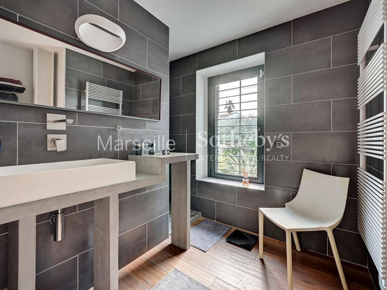 Maison Marseille 8e - 2 chambres - 204m²