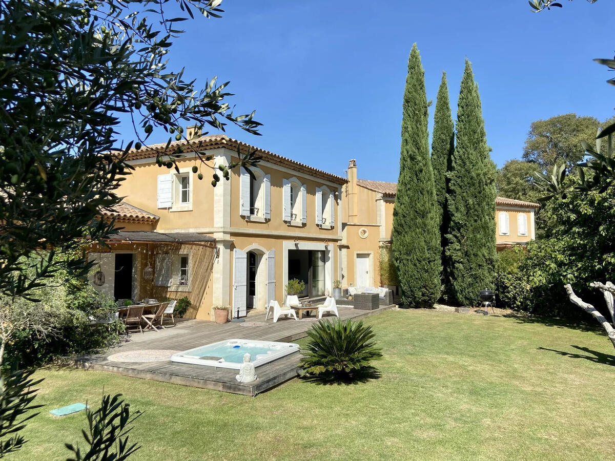 Maison Mas-Blanc-des-Alpilles