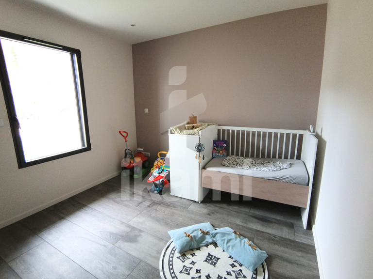 Maison Moirans - 4 chambres - 197m²