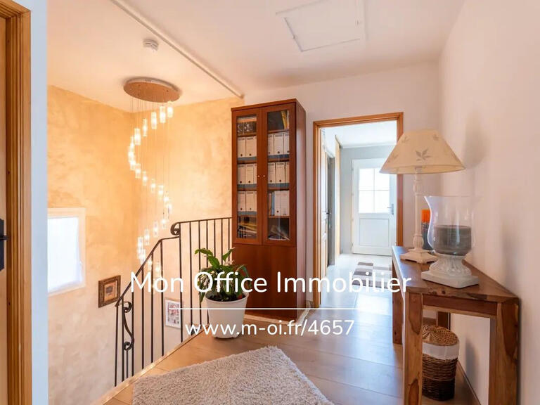 Villa Mollégès - 3 bedrooms - 142m²