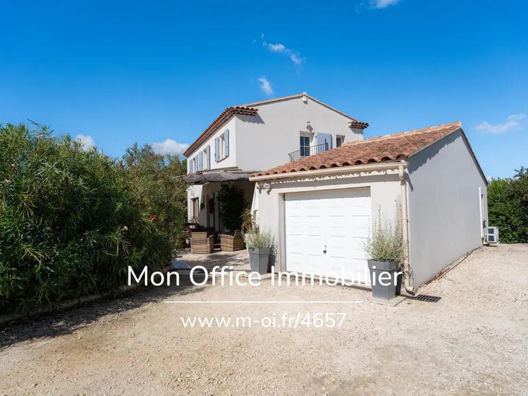 Villa Mollégès - 3 bedrooms - 142m²