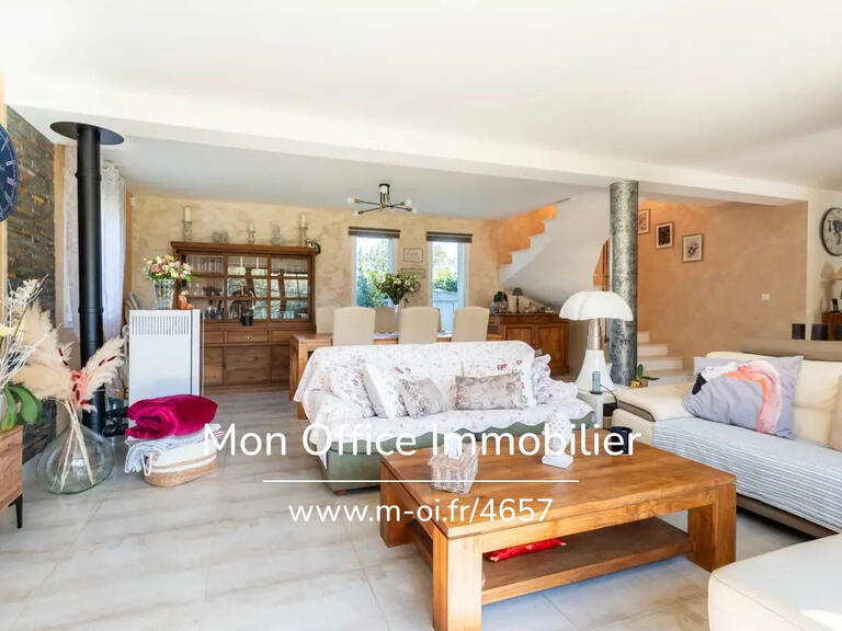 Villa Mollégès - 3 bedrooms - 142m²