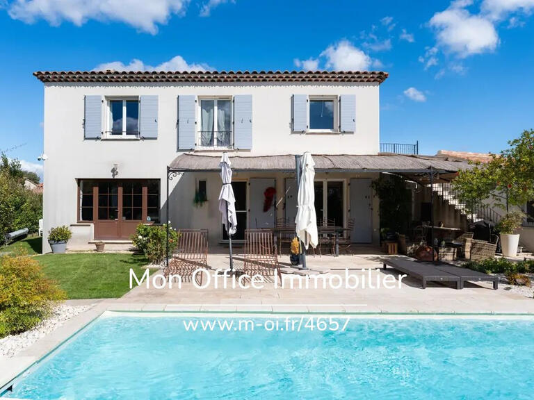 Villa Mollégès - 3 bedrooms - 142m²