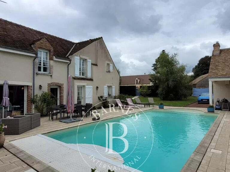 Maison Montargis - 6 chambres - 252m²