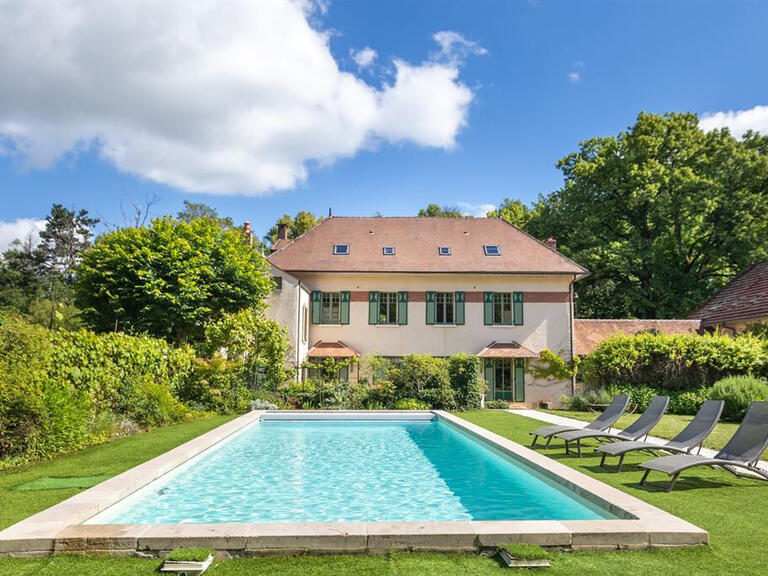 Manor Montbard - 17 bedrooms - 864m²