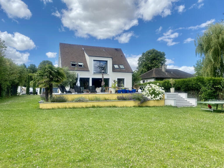 House Montfort-l'Amaury - 5 bedrooms - 163m²