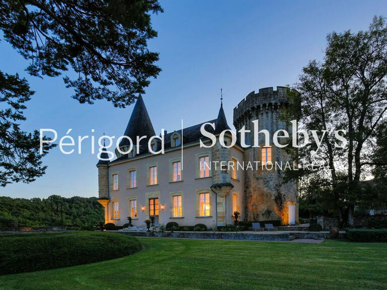 Castle Montignac - 23 bedrooms - 2700m²