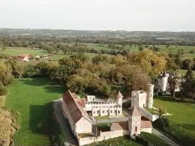 Château Montluçon - 8 chambres - 482m²