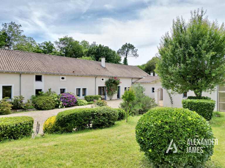 Maison Montpon-Ménestérol - 3 chambres - 347m²