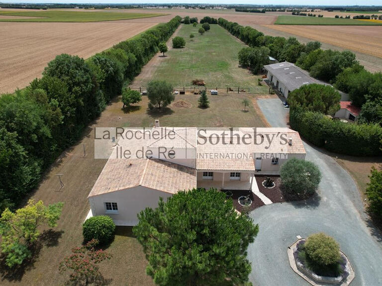 House Montroy - 5 bedrooms - 264m²