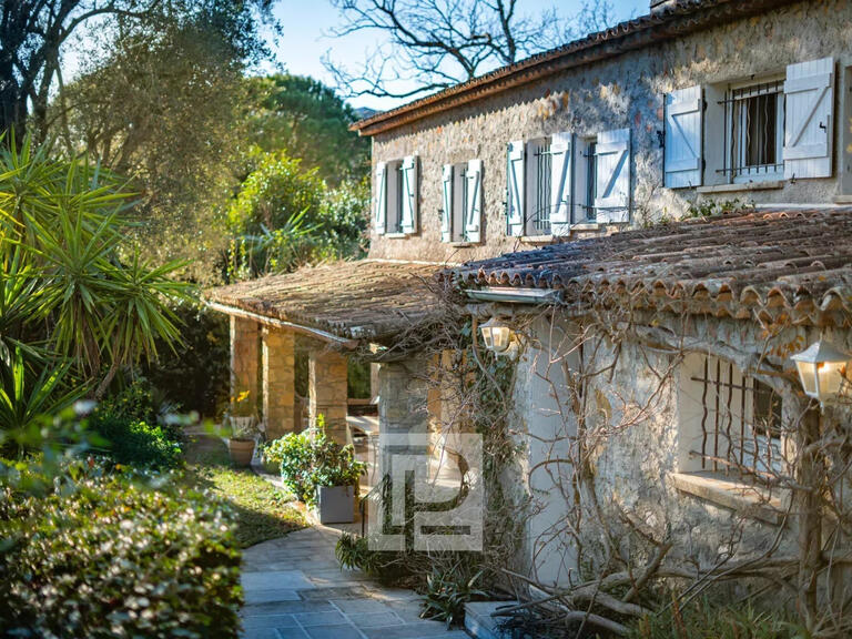 Maison Mougins - 4 chambres - 271m²