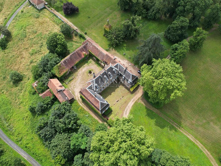 Château Moulins - 11 chambres - 700m²