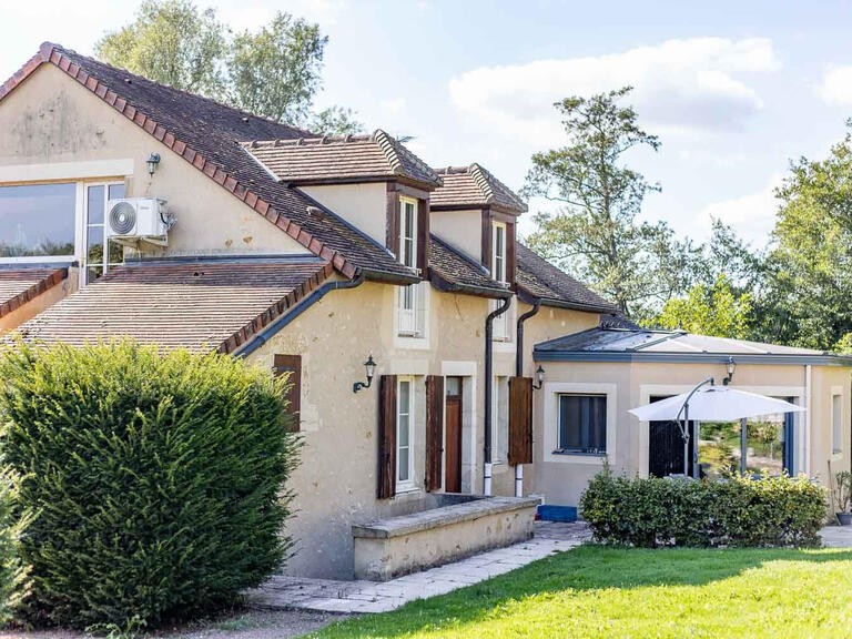 House Moulins-Engilbert - 265m²