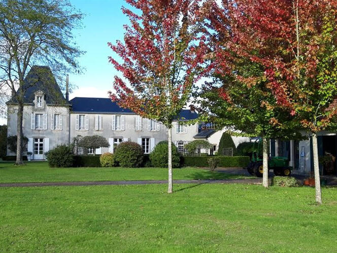 Maison Moutiers-les-Mauxfaits - 8 chambres - 417m²