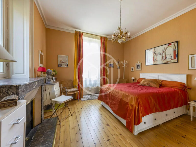 Maison Nantes - 6 chambres - 339m²