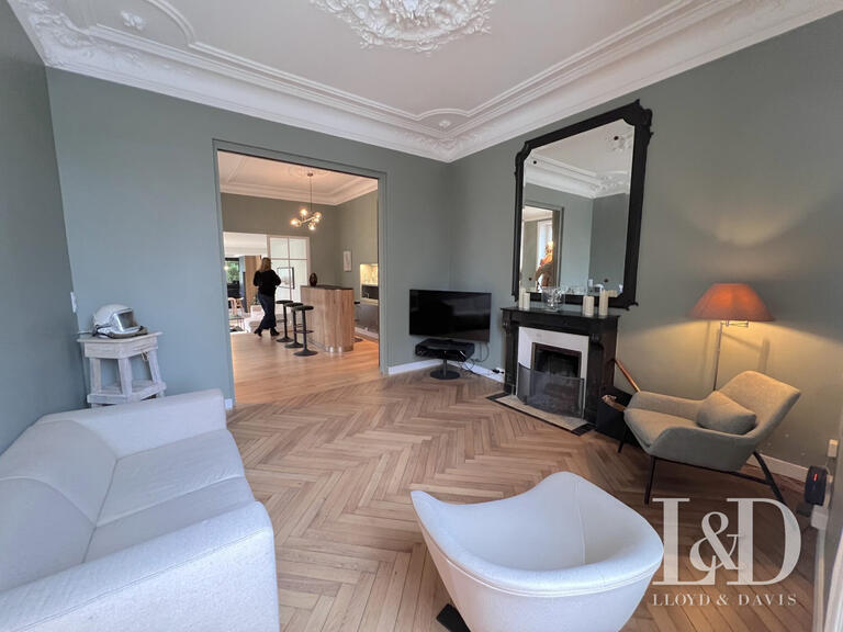 Maison Nantes - 7 chambres - 247m²