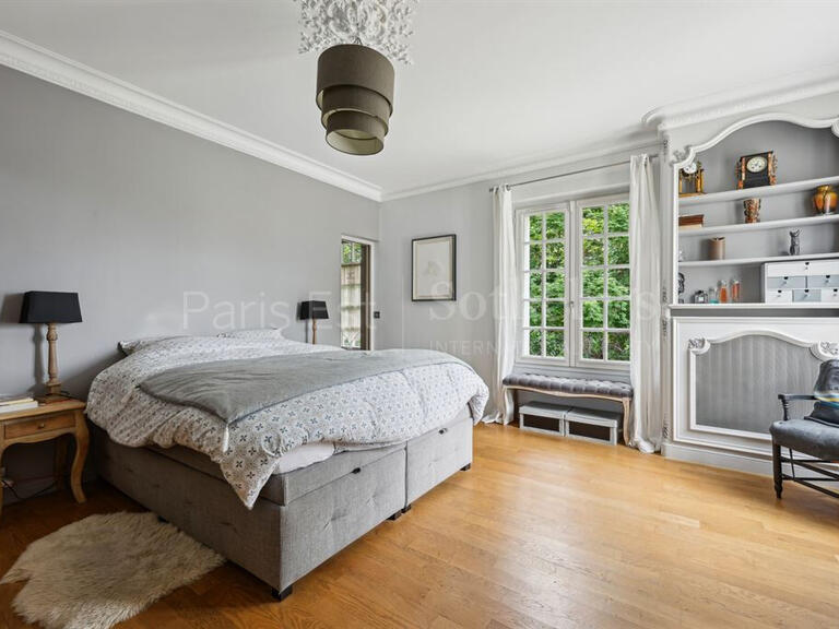 House Neuilly-Plaisance - 5 bedrooms - 185m²