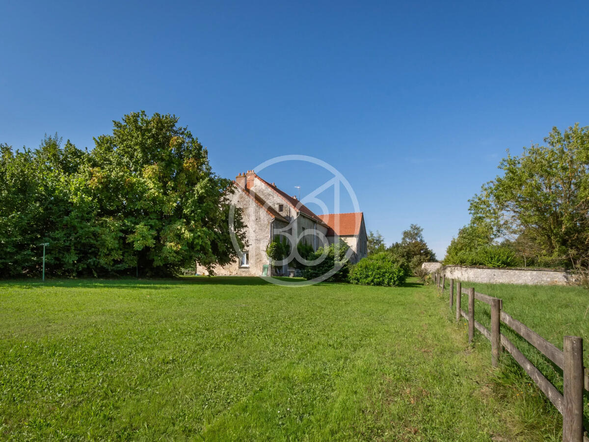 House Neuilly-Saint-Front