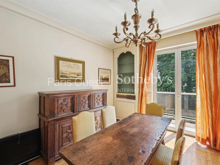 Apartment Neuilly-sur-Seine - 3 bedrooms - 119m²