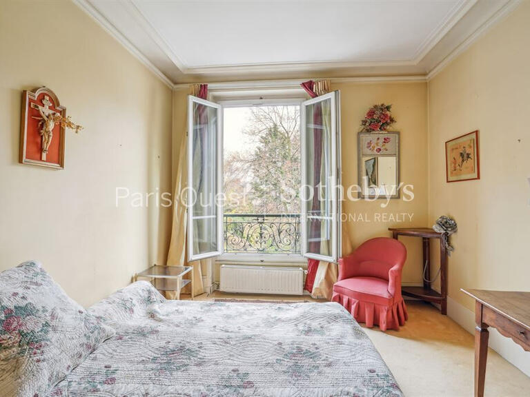 Apartment Neuilly-sur-Seine - 4 bedrooms - 145m²