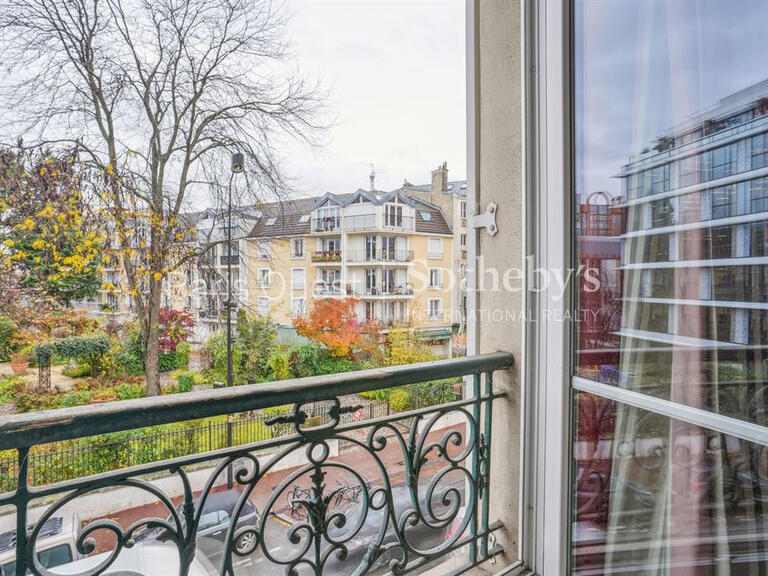 Apartment Neuilly-sur-Seine - 4 bedrooms - 145m²