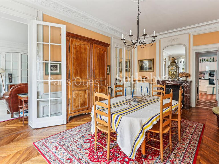 Apartment Neuilly-sur-Seine - 4 bedrooms - 200m²