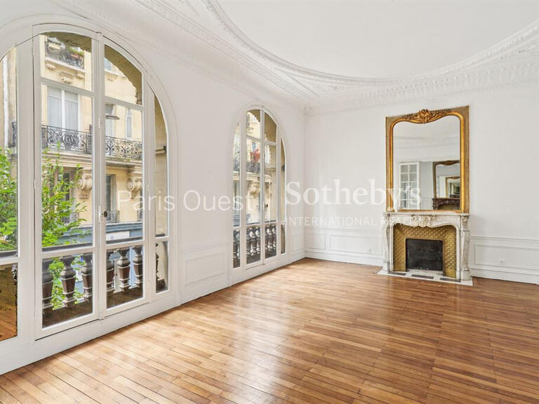 Apartment Neuilly-sur-Seine - 4 bedrooms - 183m²