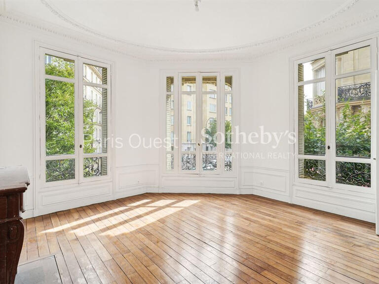 Apartment Neuilly-sur-Seine - 4 bedrooms - 183m²