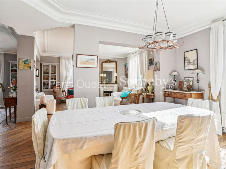 Apartment Neuilly-sur-Seine - 4 bedrooms - 147m²