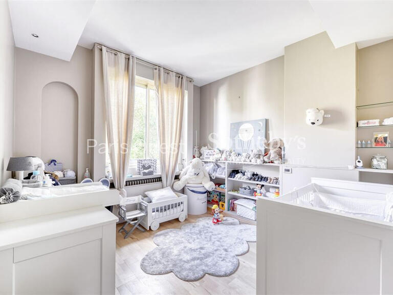 Mansion Neuilly-sur-Seine - 6 bedrooms - 335m²