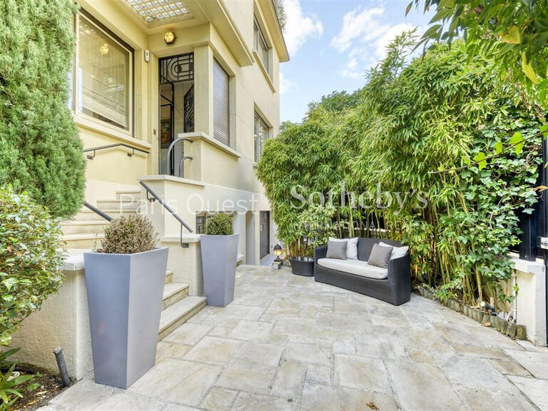 Mansion Neuilly-sur-Seine - 6 bedrooms - 335m²