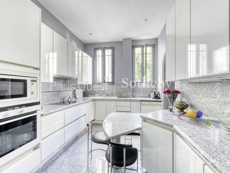 Mansion Neuilly-sur-Seine - 6 bedrooms - 335m²