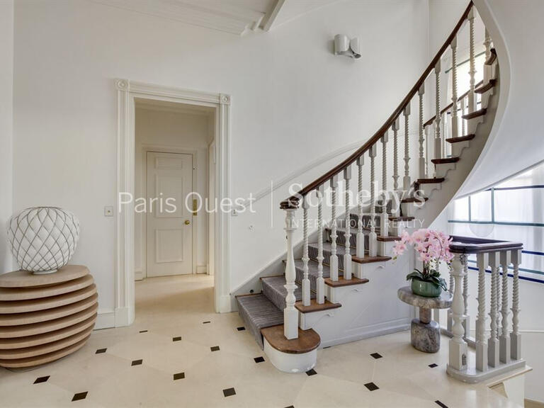 Hôtel particulier Neuilly-sur-Seine - 7 chambres - 881m²