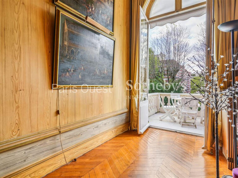 Mansion Neuilly-sur-Seine - 5 bedrooms - 426m²