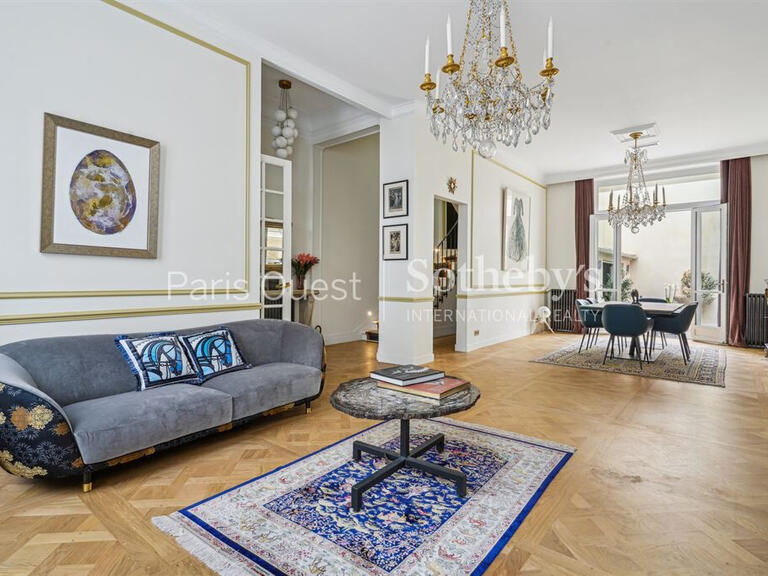 Mansion Neuilly-sur-Seine - 4 bedrooms - 330m²