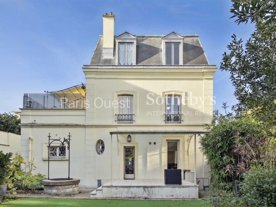 House Neuilly-sur-Seine