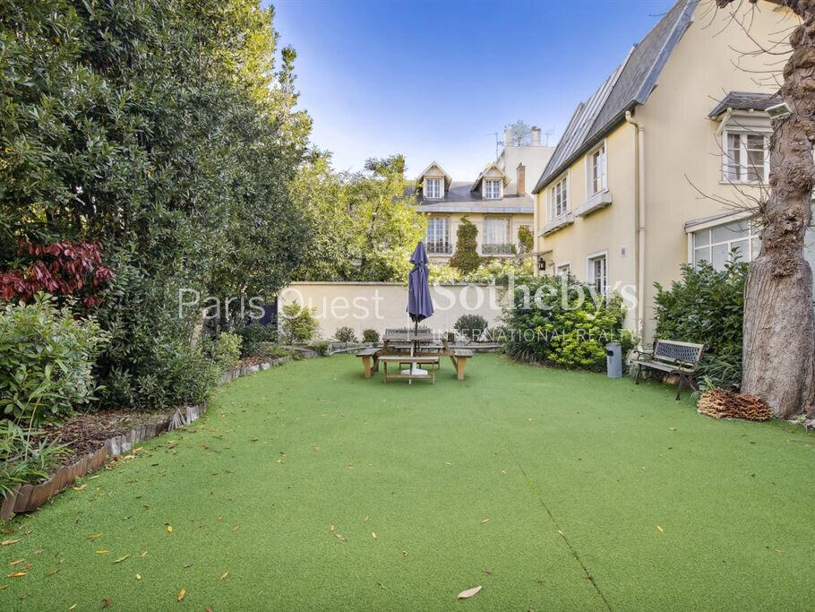 House Neuilly-sur-Seine