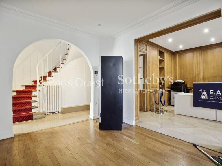 House Neuilly-sur-Seine - 6 bedrooms - 320m²