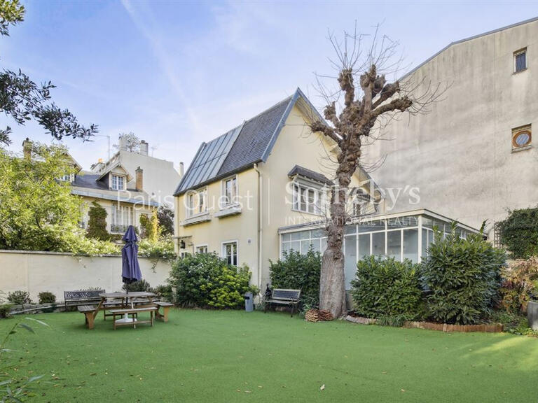 House Neuilly-sur-Seine - 6 bedrooms - 320m²