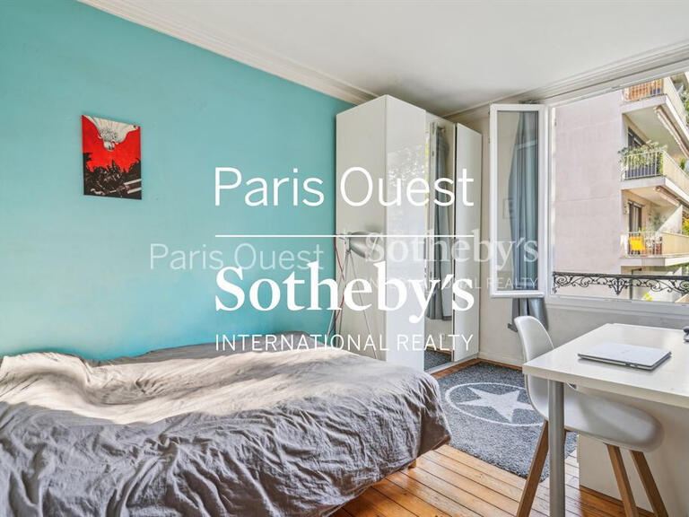 House Neuilly-sur-Seine - 5 bedrooms - 142m²