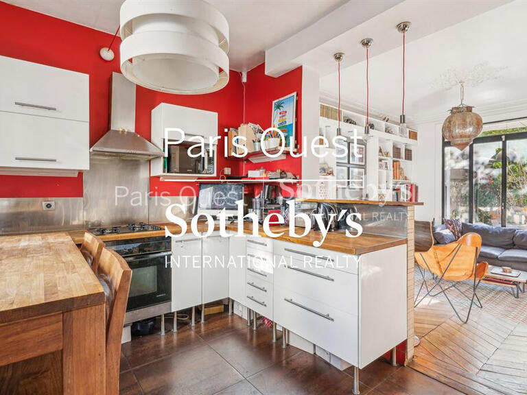 House Neuilly-sur-Seine - 5 bedrooms - 142m²