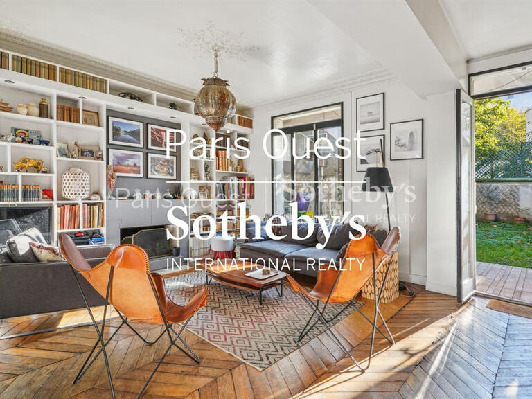 House Neuilly-sur-Seine - 5 bedrooms - 142m²