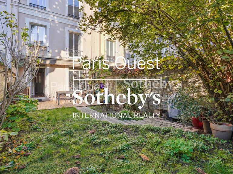 House Neuilly-sur-Seine - 5 bedrooms - 142m²