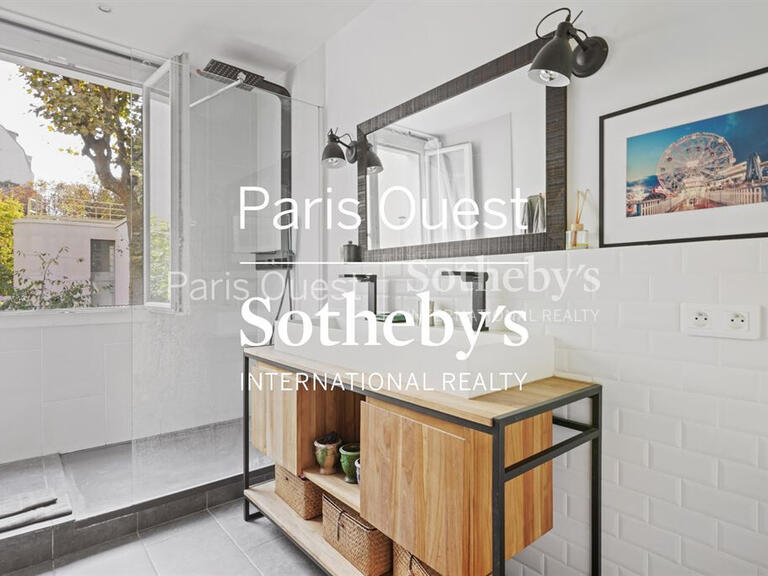 House Neuilly-sur-Seine - 5 bedrooms - 142m²