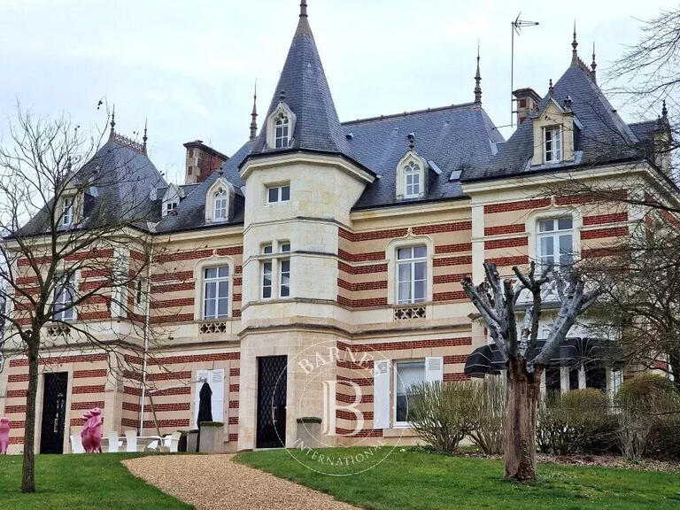 House Neuville-sur-Sarthe - 5 bedrooms - 470m²