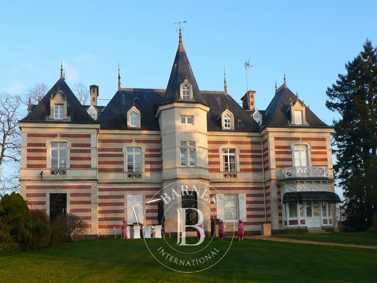 House Neuville-sur-Sarthe - 5 bedrooms - 470m²