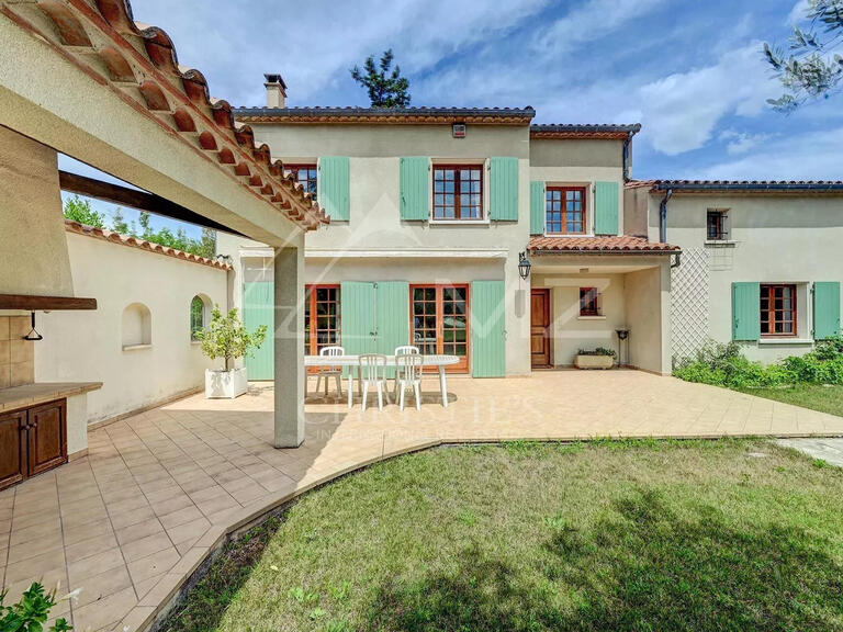 House Nîmes - 8 bedrooms - 338m²